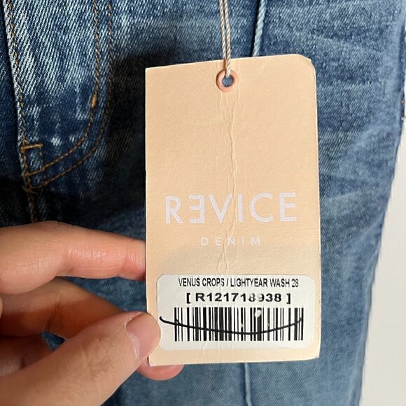NWT Revice Venus Crop in LightYear wash Star jeans - Picture 5 of 9